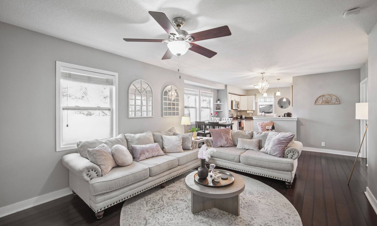 Des Moines House | Cozy Home Near Fairgrounds Patio-Gazebo-Fencing