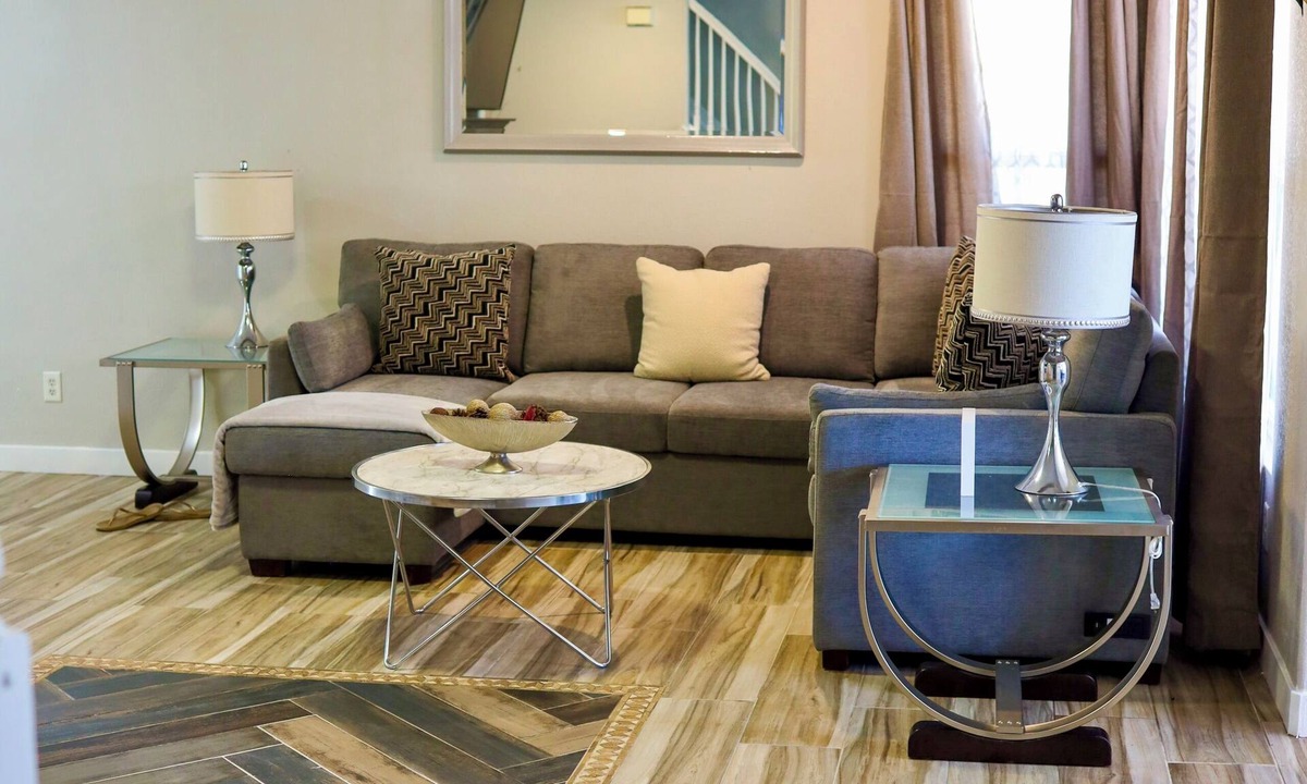 Welby House | Cozy Home on the Lake in Denver