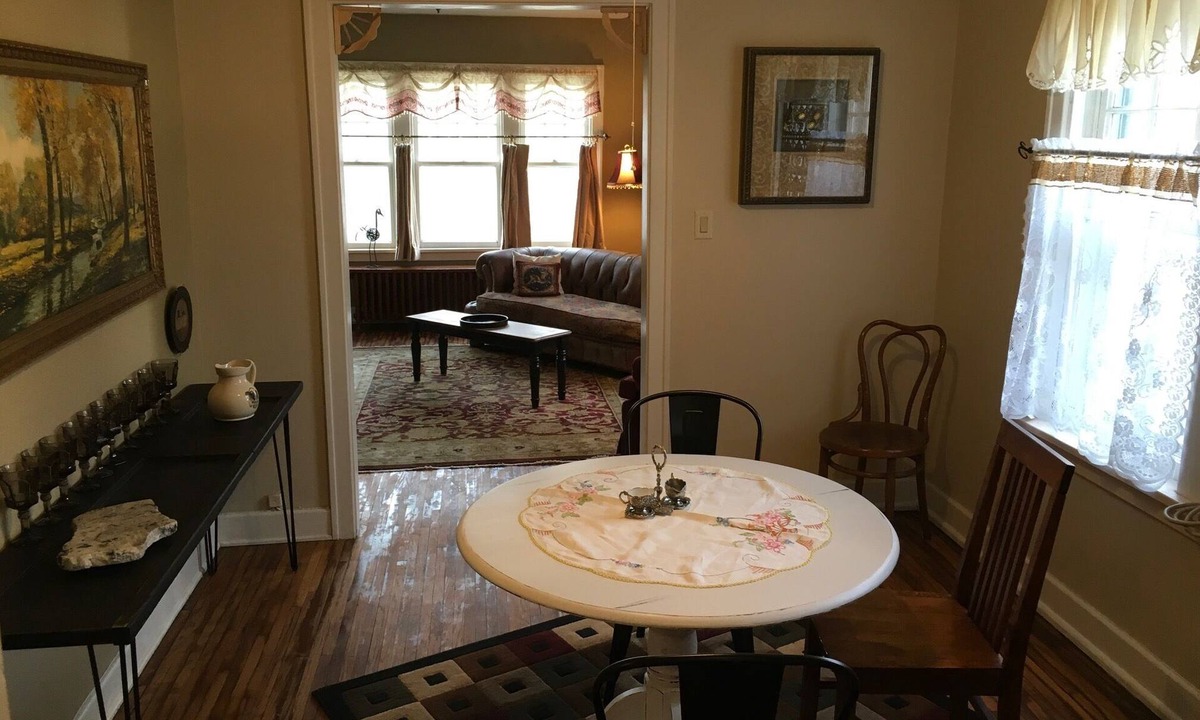 Fort Madison Apartment | Cozy retreat in the historic Park-To-Park district of Fort Madison