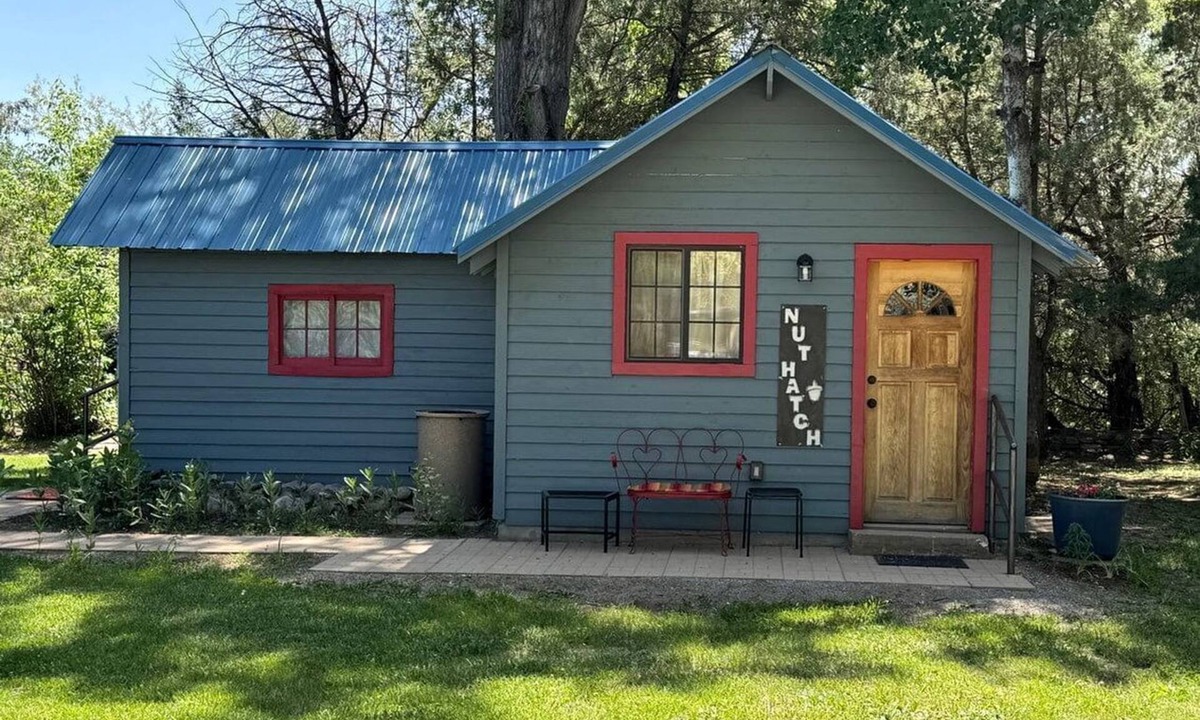 Pecos House | Cozy Rustic Cabin with Riverside Patio on the Pecos River – Pecos, New Mexico