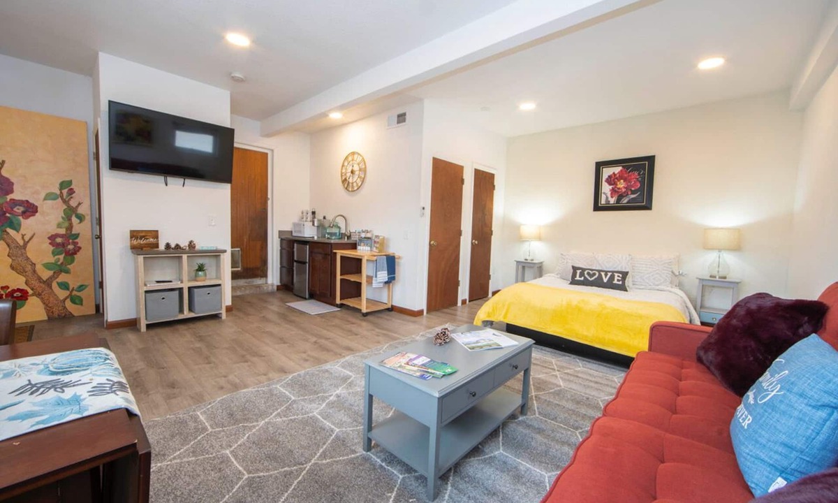 Lakewood Apartment | Cozy Studio Close to Downtown and Red Rocks Fully Equipped for an Enjoyable Stay