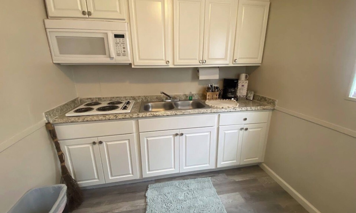 Cleveland Apartment | Cozy studio in wonderful Cleveland with fishing and nature!