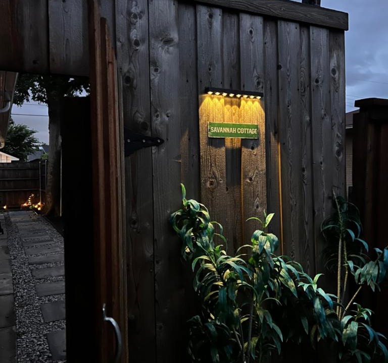 Garland House | Cozy Studio Near Dallas & Local Attractions
