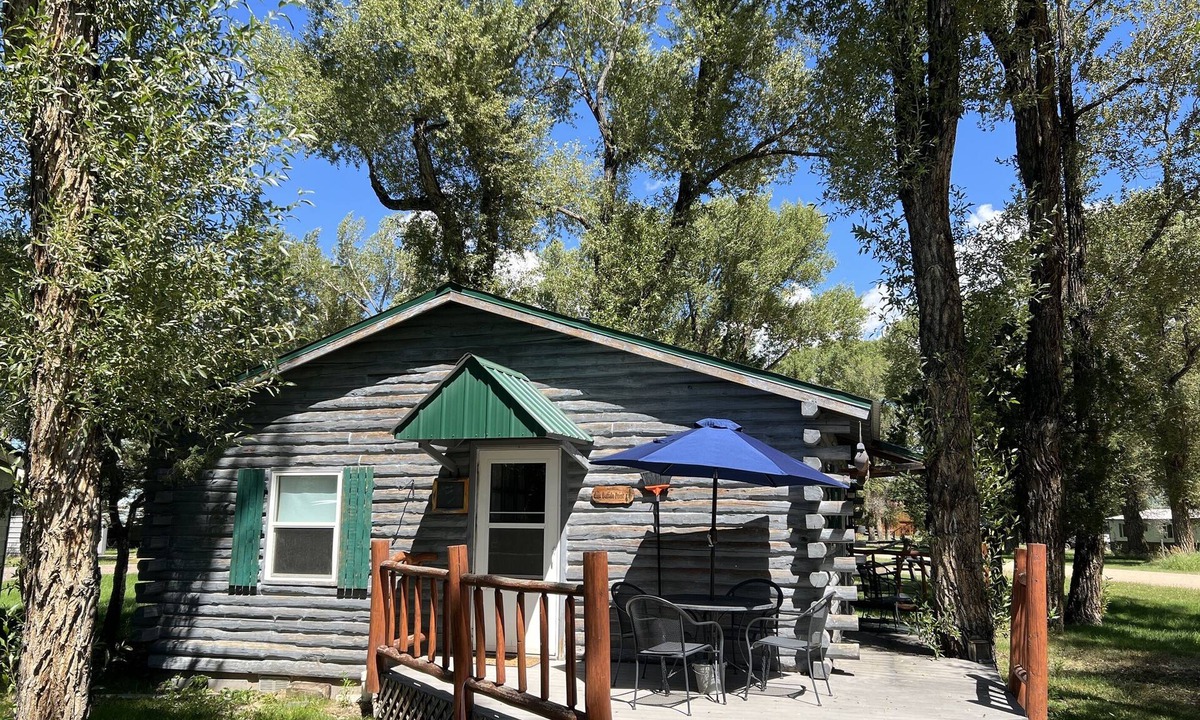Riverside Cabin | Creekside Cabin with 2 King Beds