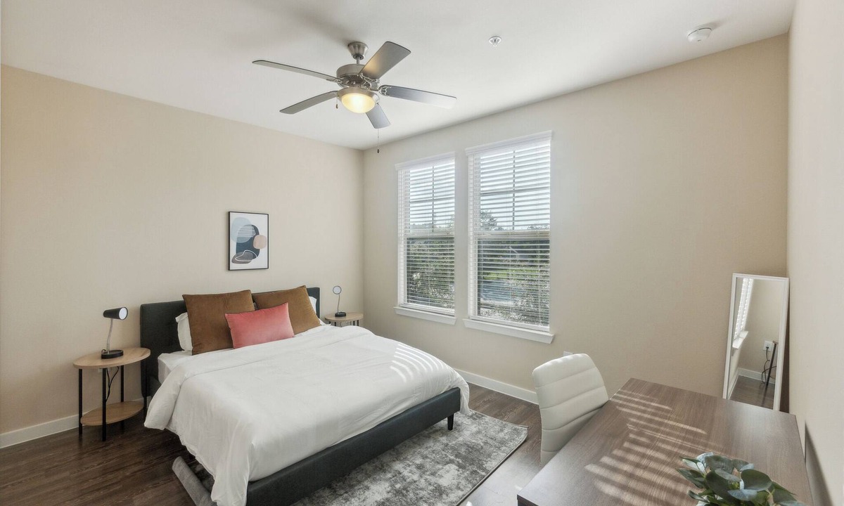 Southeast Houston Apartment | Cullen 8206 I New Construction Bd Apt I Gated