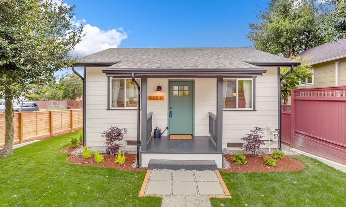 Highland Park Cottage | Cute West Seattle cottage; minutes to downtown w/A/C.