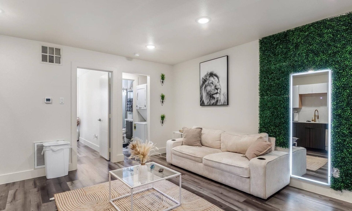 Old East Dallas Apartment | Dallas Vibes Stylish 1BR Free Parking Central