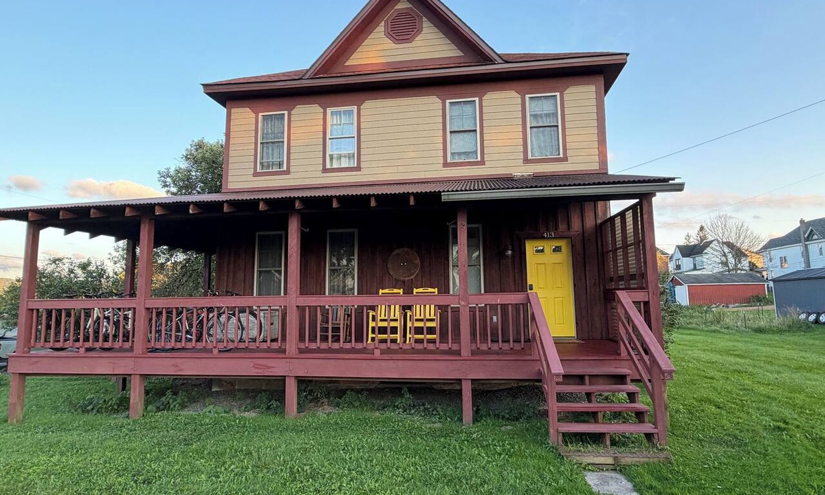 Canaan Valley House | Davis Downtown Victorian Duplex