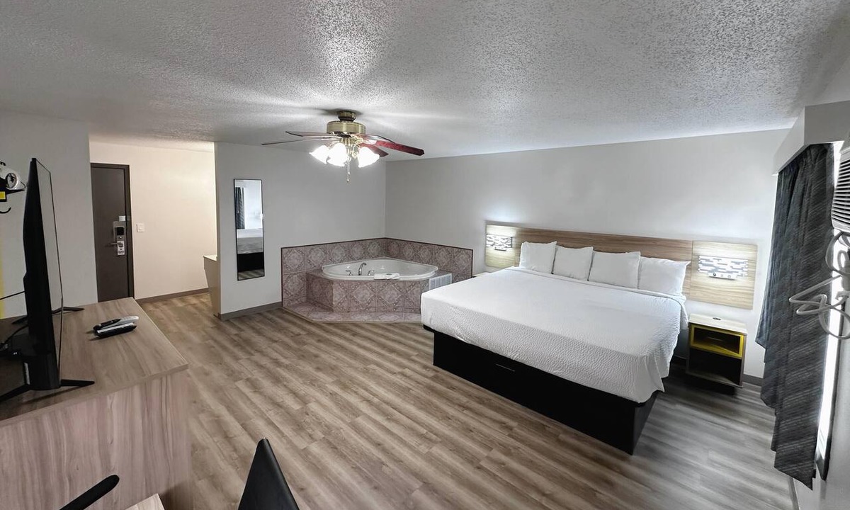 Denison Hotel | Days Inn by Wyndham Denison IA