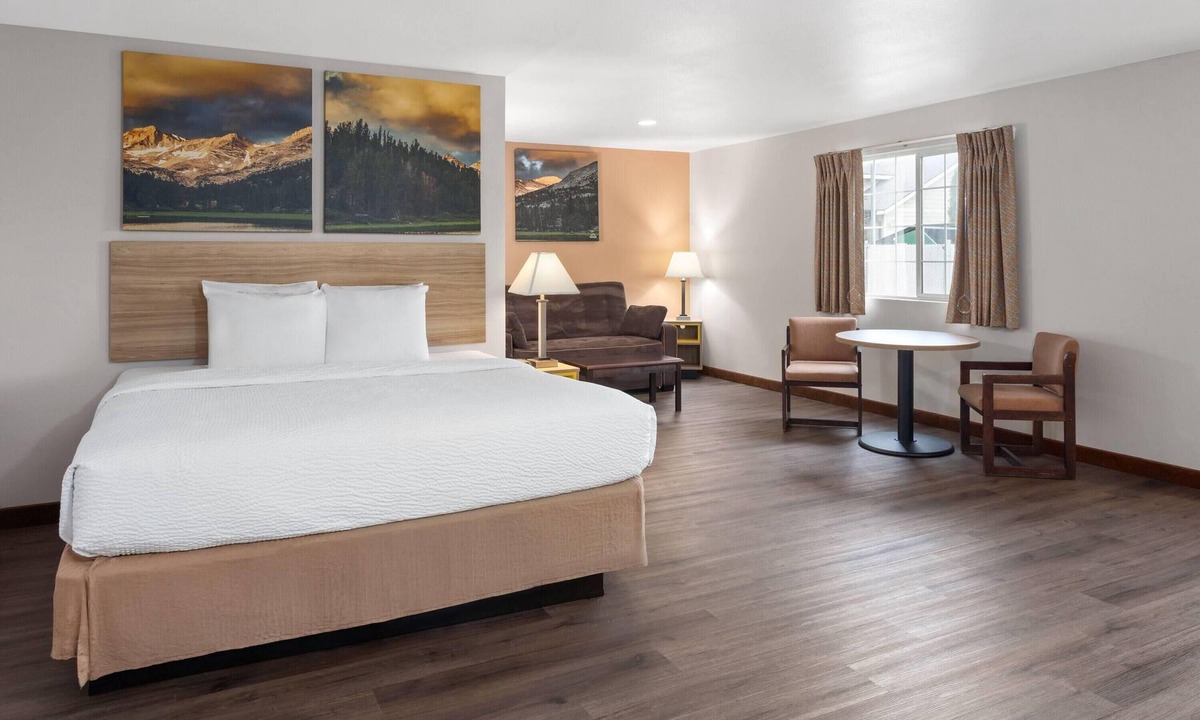 Airway Heights Hotel | Days Inn & Suites by Wyndham Spokane Airport Airway Heights
