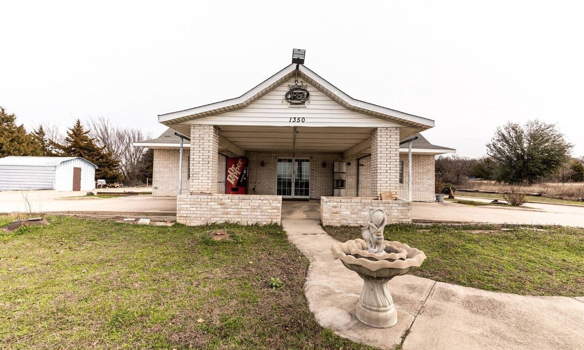 Decatur Apartment | Decatur TX |King bed