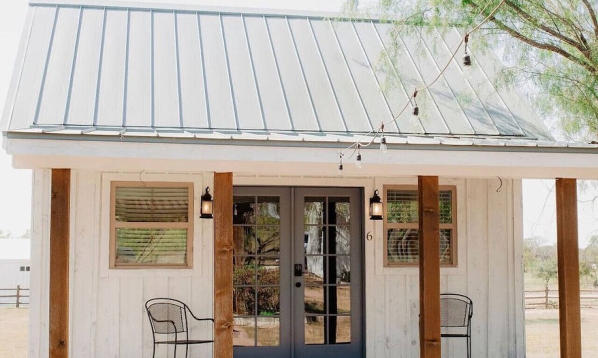 Elm Mott House | Deerfield Countryside Cabin #3