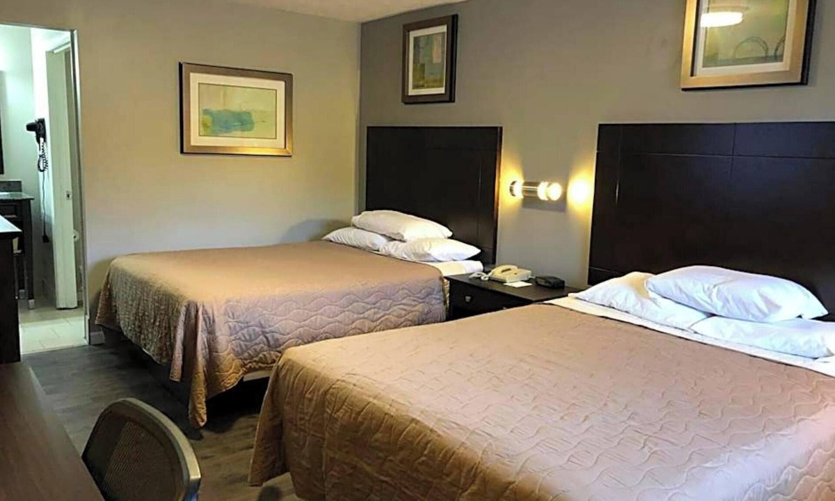 Deering Hotel | Deerfield Inn & Suites Steele Near Blytheville I 55