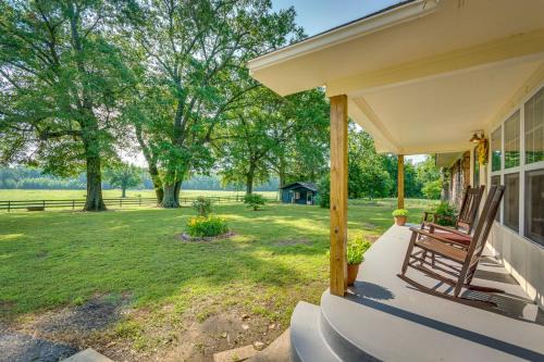 Centerville House | Delaware Vacation Rental: Walk to Lake Dardanelle!