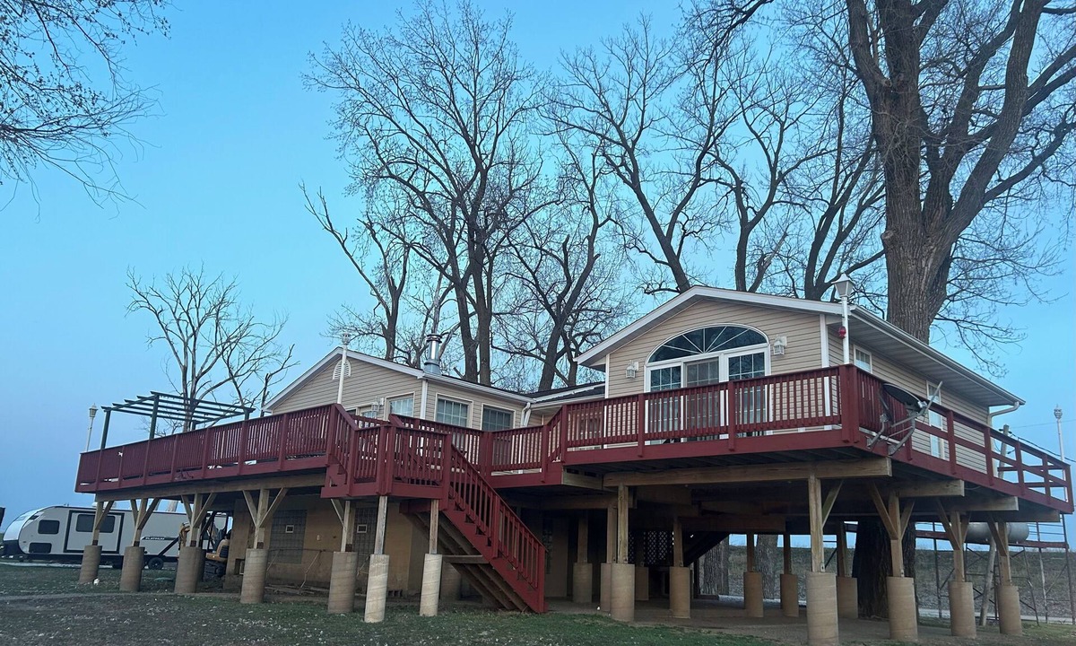 Gulf Port Cabin | Delightful 3-bedroom cabin with AC in Carman