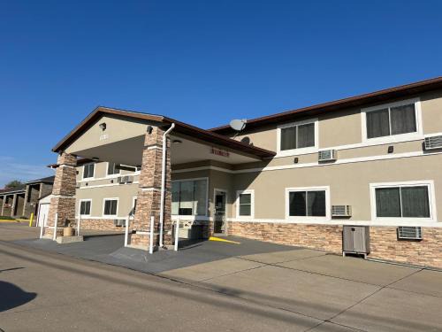 Nebraska City Hotel | Deluxe Inn Capital O Nebraska City I 29