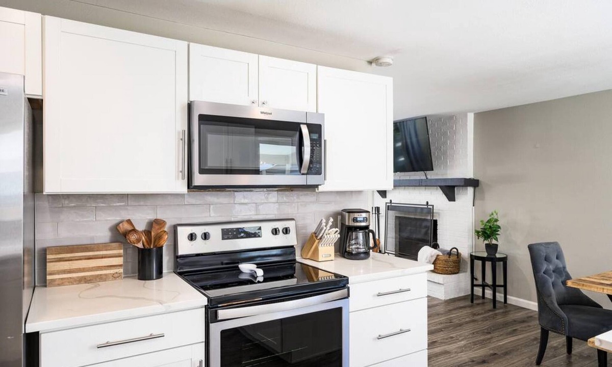 Arvada House | Denver Family Retreat 4BR 3 BA - Large Backyard