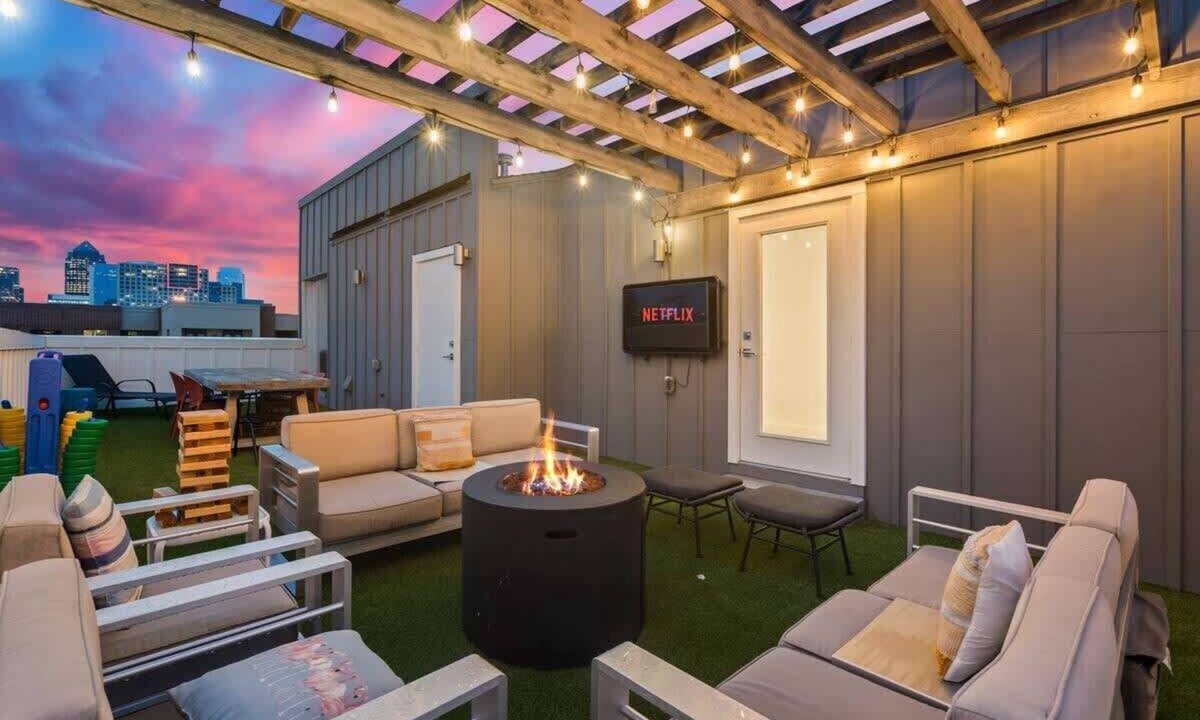 Old East Dallas House | Designer Dallas Home, Rooftop, Kid Friendly Stay