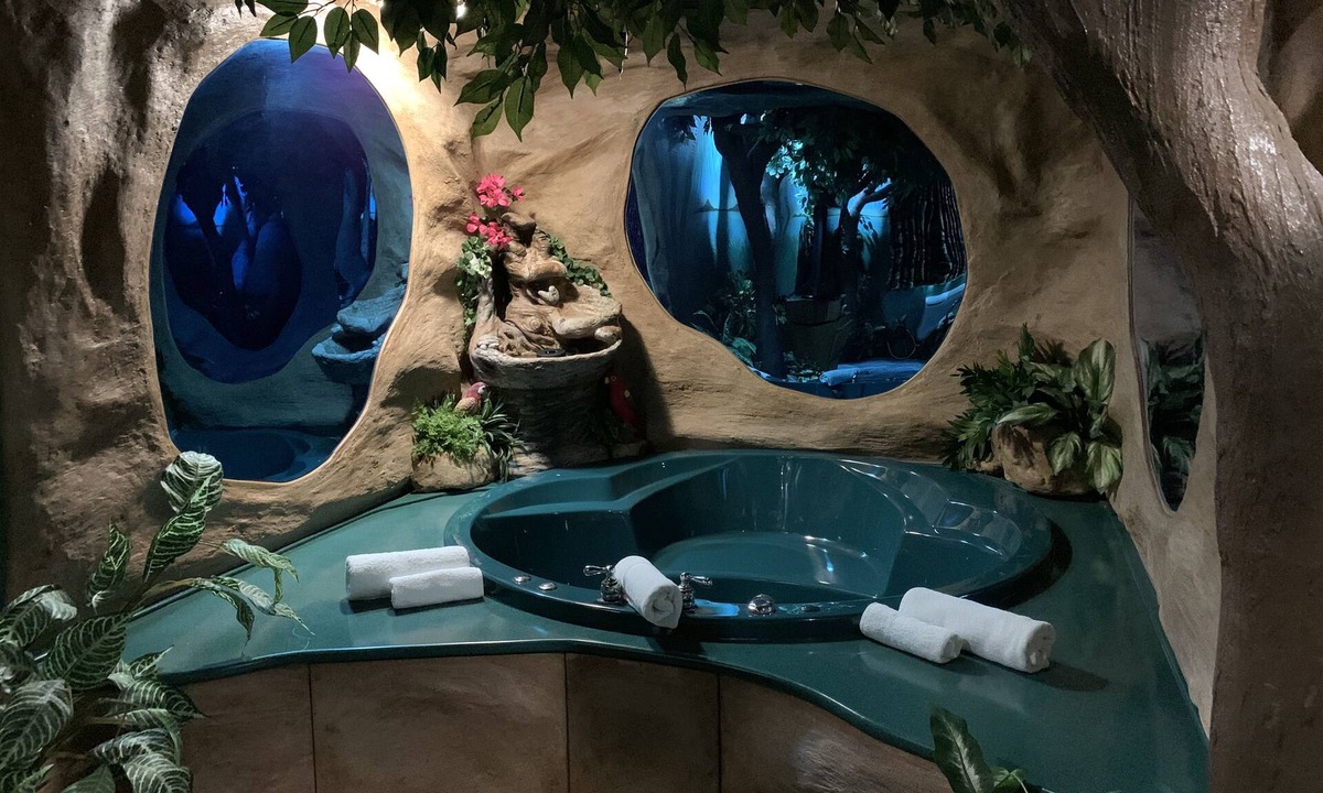 Toledo Hotel | Designer Inn & Suites