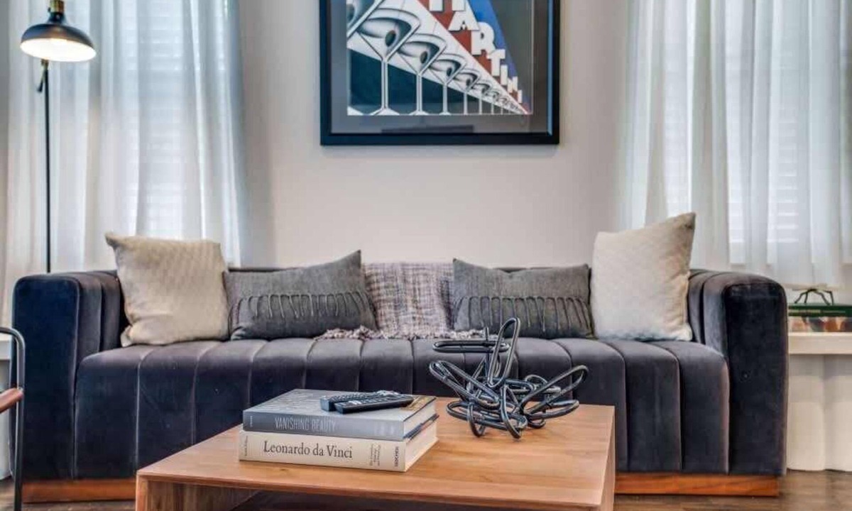 Legacy Park House | Designer retreat walk to Legacy