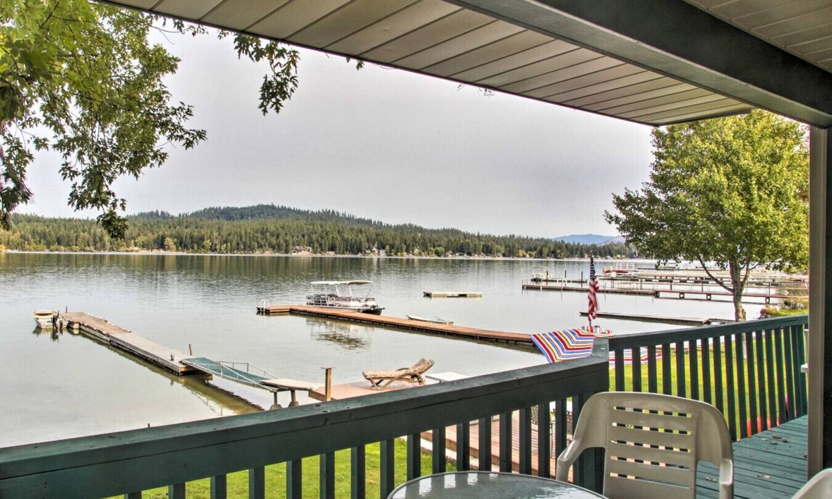 Diamond Lake House | Diamond Lake Retreat w Private Beach & Dock!