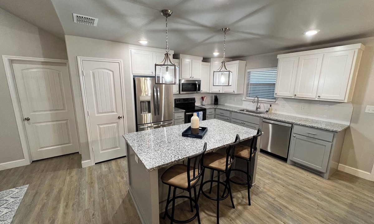 Lubbock County House | 🤩DISCOUNTS🤩 Charming 3-bedroom house with WiFi, AC in superb Lubbock