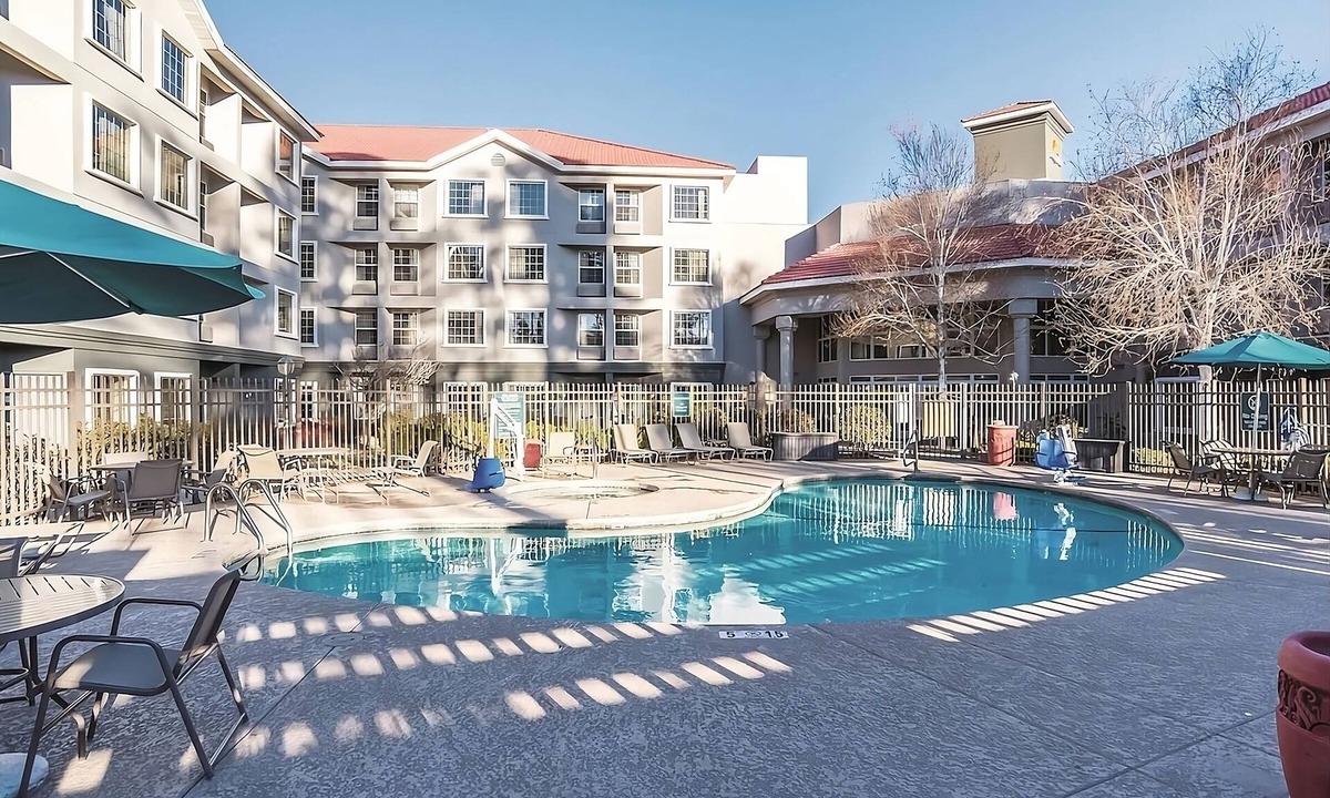 Woodlands Village House | Dive Into Your Dream Vacation! Outdoor Pool, Free Parking, Free Breakfast
