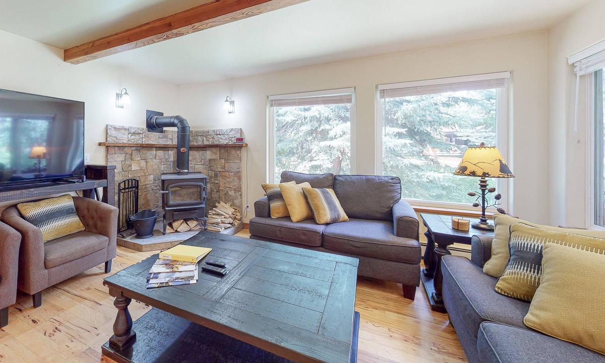 Durango House | Dog-friendly riverfront home with ping-pong, grill, EV charger, fast WiFi & W/D