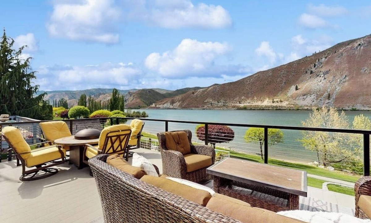 Orondo House | Dog-friendly waterfront home with pool, tennis courts, & large lawn
