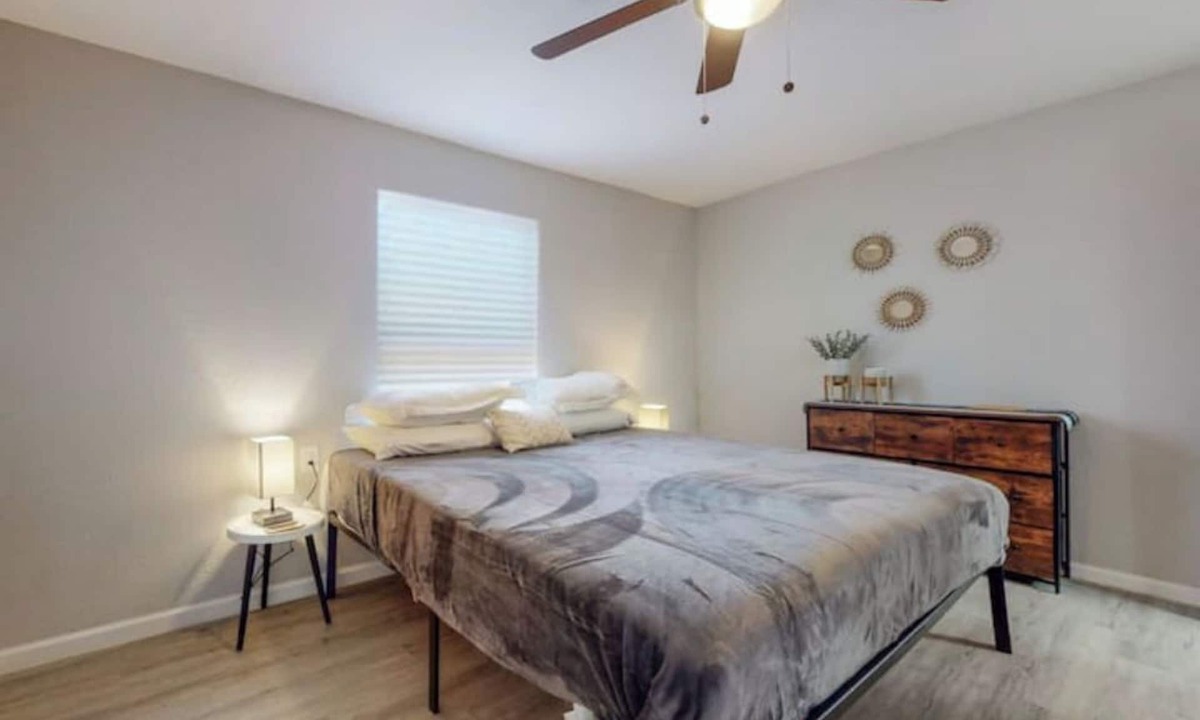 Pueblo Alto Apartment | ⟫Dog Run & Courtyard 2 Bedroom Apt w/King Bed W&D