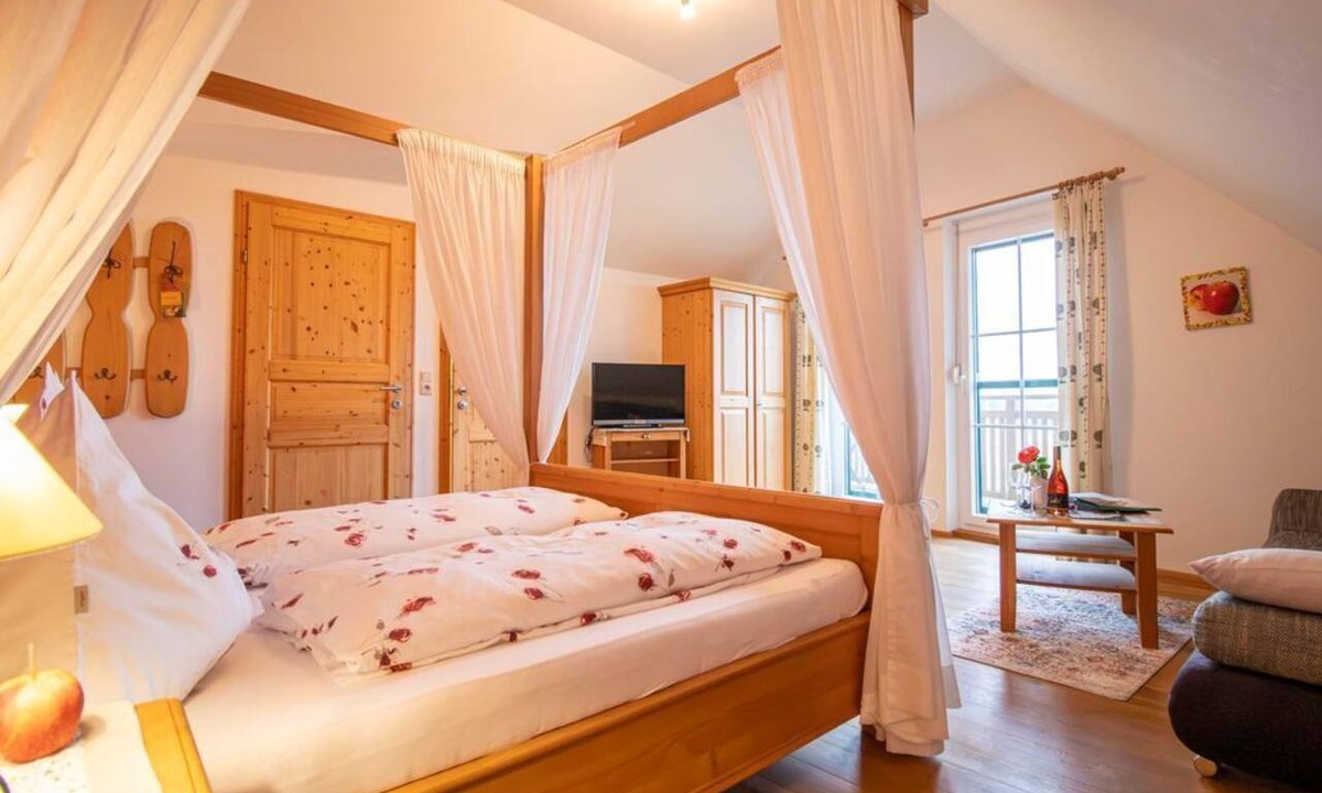 Eichkogl House | Doppelzimmer - Obst- & Gästehof Brandl