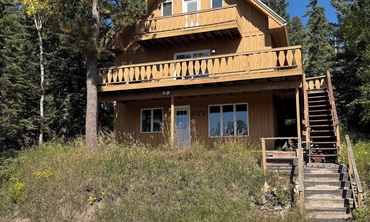 Lead Cabin | Double Diamond Lodge on Terry Peak-Your outdoor adventures await!