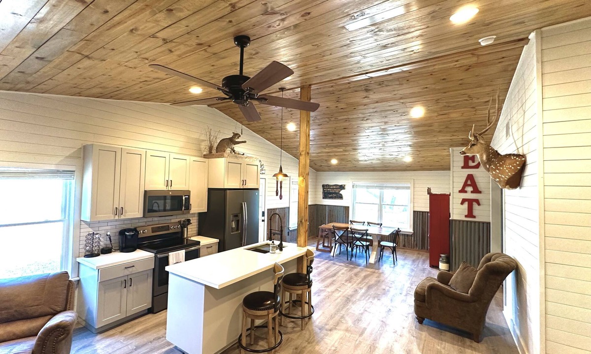 Telegraph House | Double T Ranch House