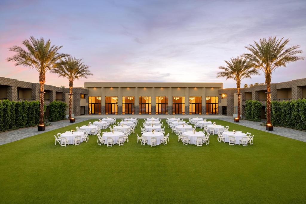 Scottsdale Resort | DoubleTree by Hilton Paradise Valley Resort Scottsdale