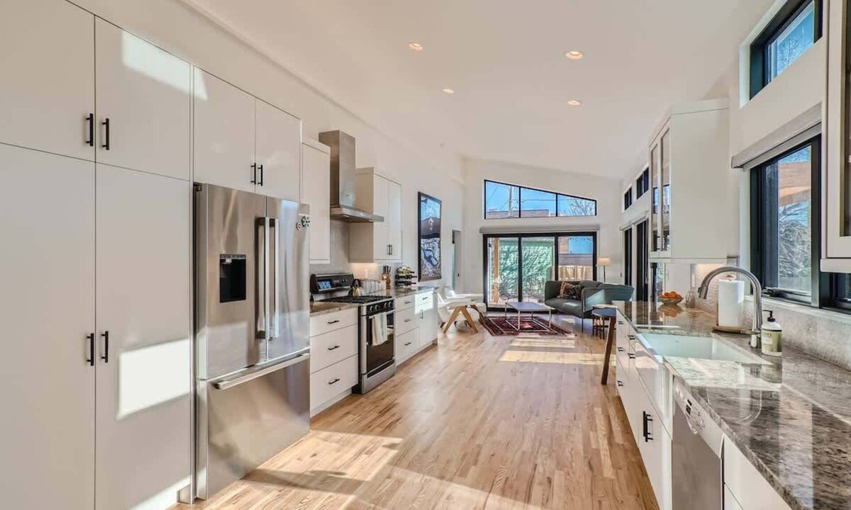 Louisville House | Downtown Louisville 3-BDR Fully Furnished Gem