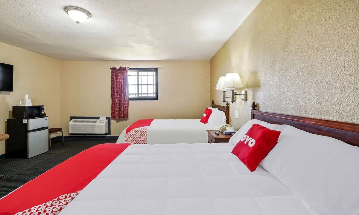 Luling Hotel | Downtown Luling Lodging w/Parking, 2 Min Drive to I-10 & US-90 Highway Access