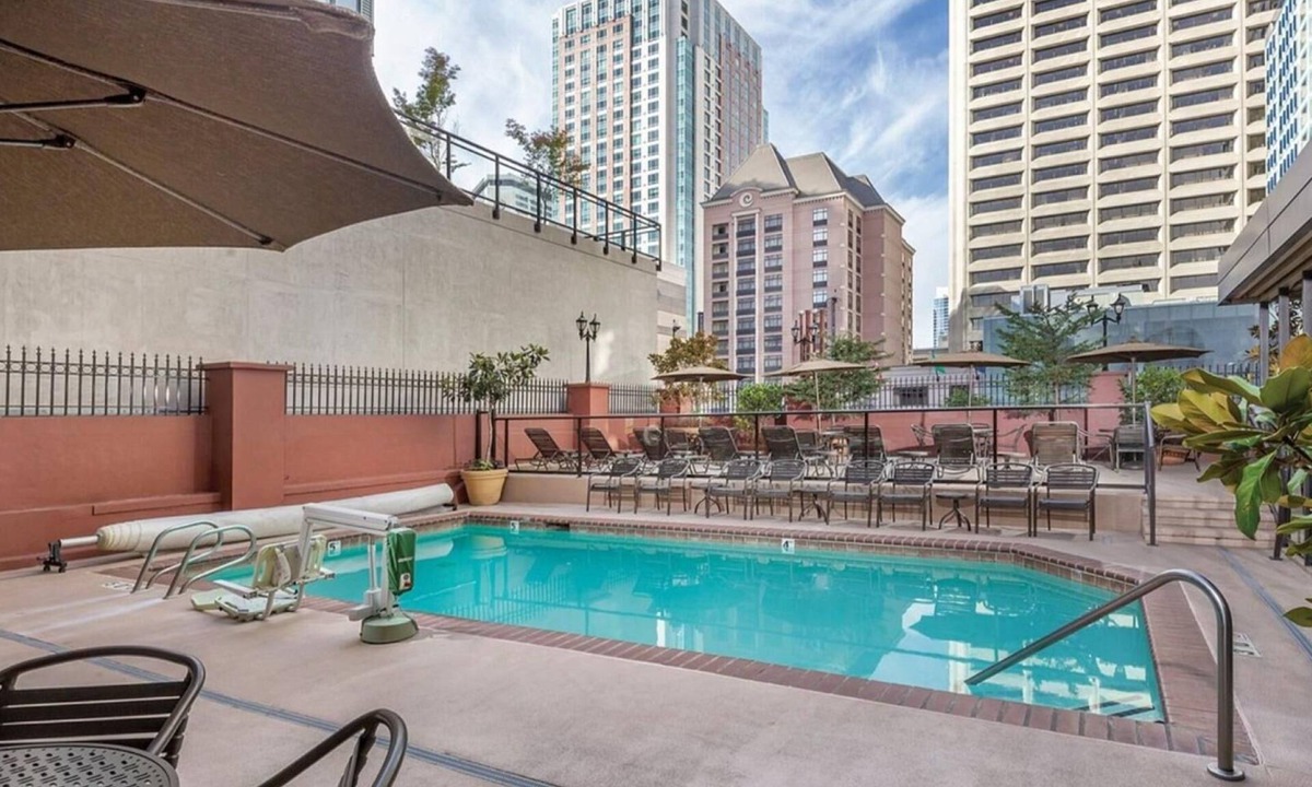 Downtown Seattle Resort | Downtown Seattle 1BR Hotel Unit at WorldMark Camlin – Classic City Stay