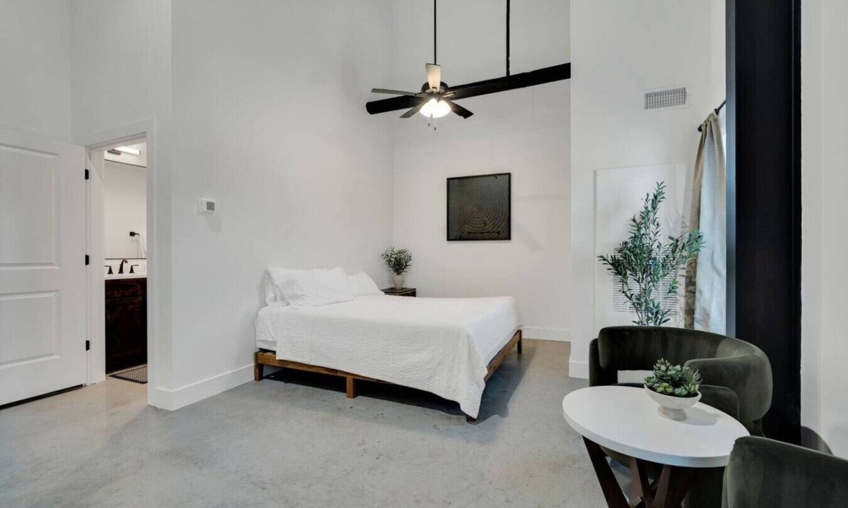 Midlothian Apartment | Downtown Stay at The Lawson -232