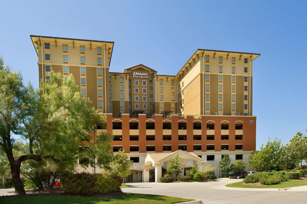 Wetmore Hotel | Drury Inn & Suites San Antonio Near La Cantera