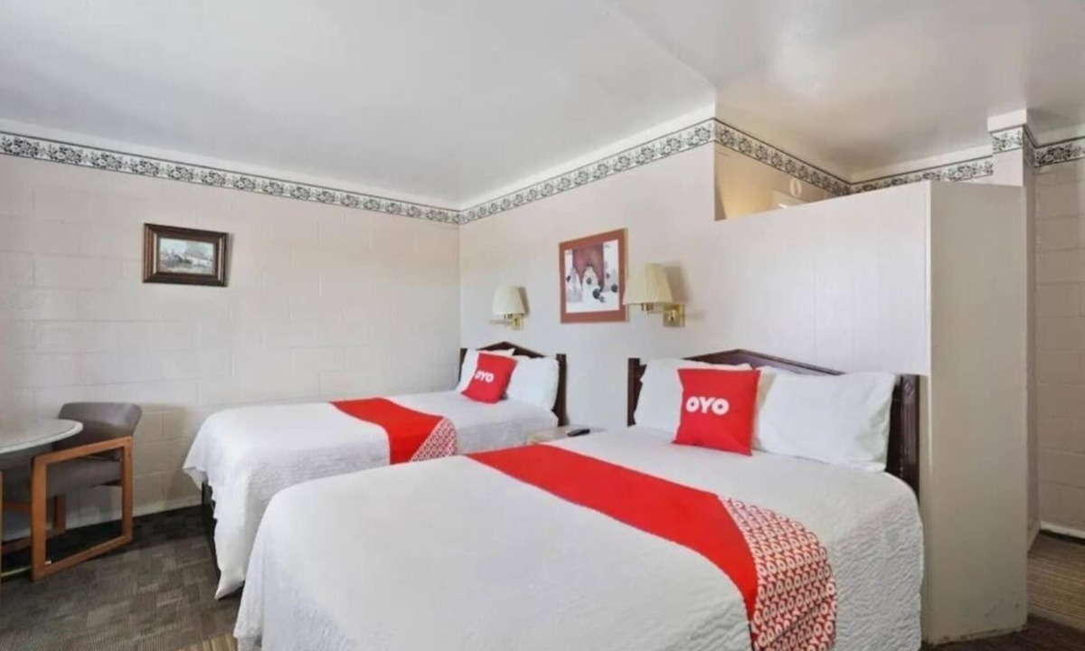 Alpine Hotel | Easily Access Adventure and History in Room with 2 Full Beds and Kitchenette