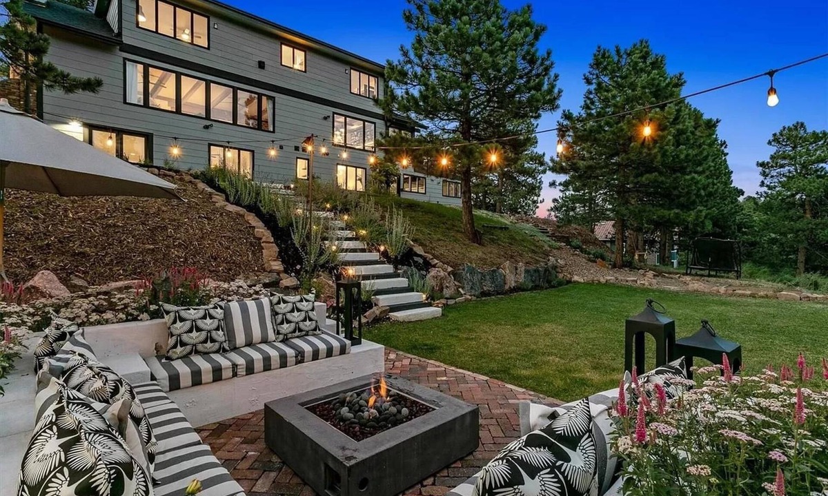 Mount Vernon House | Eco-Friendly Lookout Mountain Getaway with Rocky Mountain Views