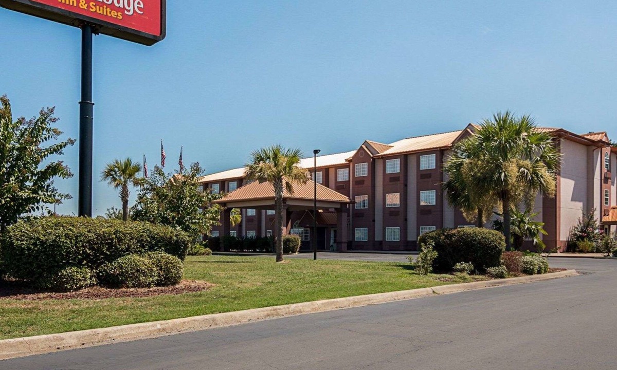 Natchitoches Hotel | Econo Lodge Inn & Suites Natchitoches