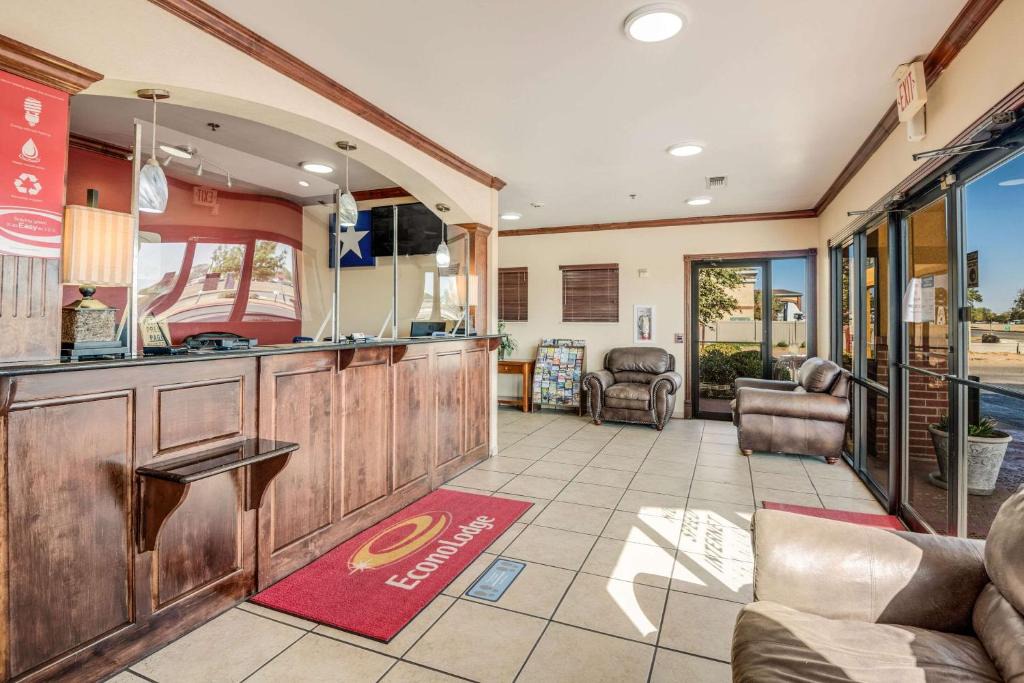 Lubbock Cabin | Econo Lodge Lubbock I-27