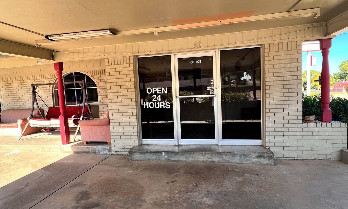 Pauls Valley Hotel | Economy Inn Express
