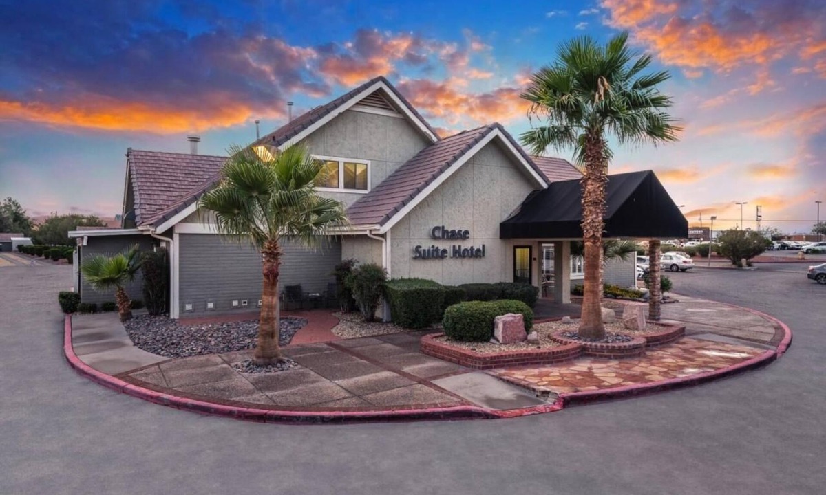 Biggs Field Hotel | El Paso Extended-Stay Suite! Outdoor Pool, Pets Welcome, Free Parking, Breakfast