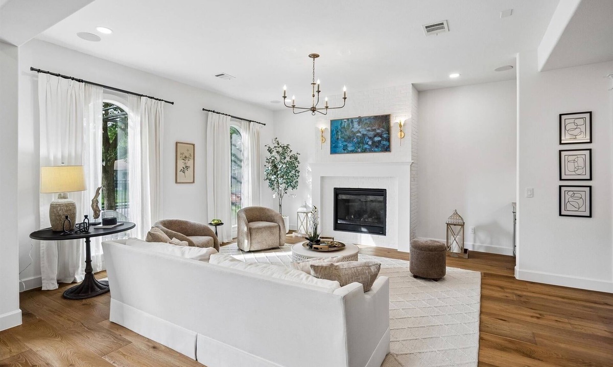 Southgate House | Elegant Home With Elevator @Med Center, MDAnderson, NRG, Rice University