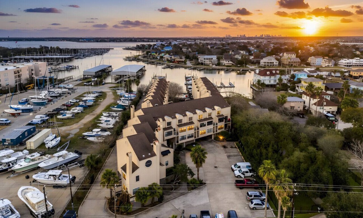 Clear Lake Shores Condo | Elegant Lakefront Condo Showcasing Spectacular Views.