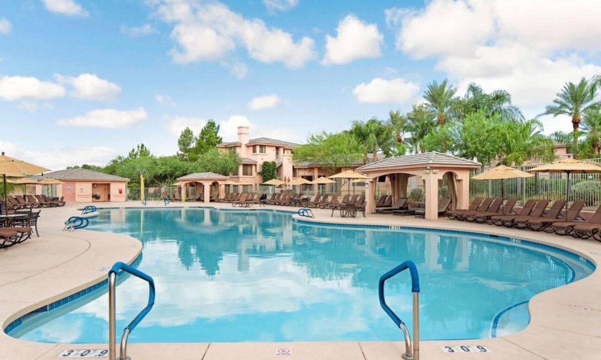 North Scottsdale Hotel | Ensuring a Very Comfortable & Memorable Stay! Outdoor Pool, Parking!