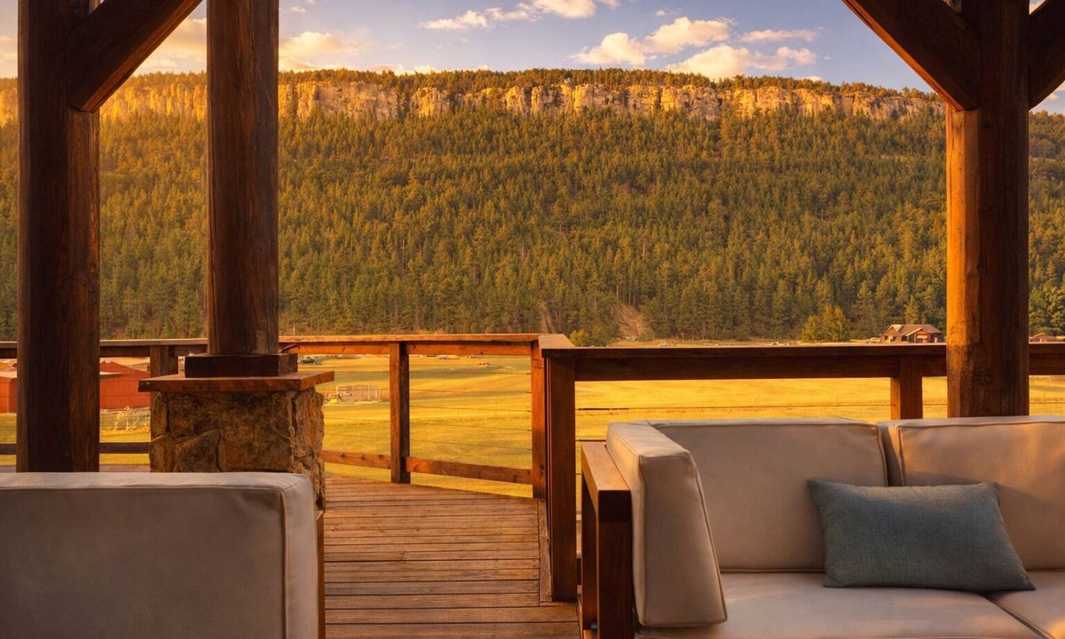 Nemo Villa | Epic Nemo Lodge - Large Group Escape in the Heart of the Black Hills