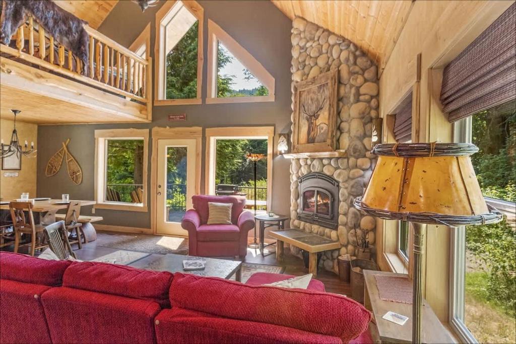 Randle House | Escape the Tech-connected at Relaxing Elk Meadows